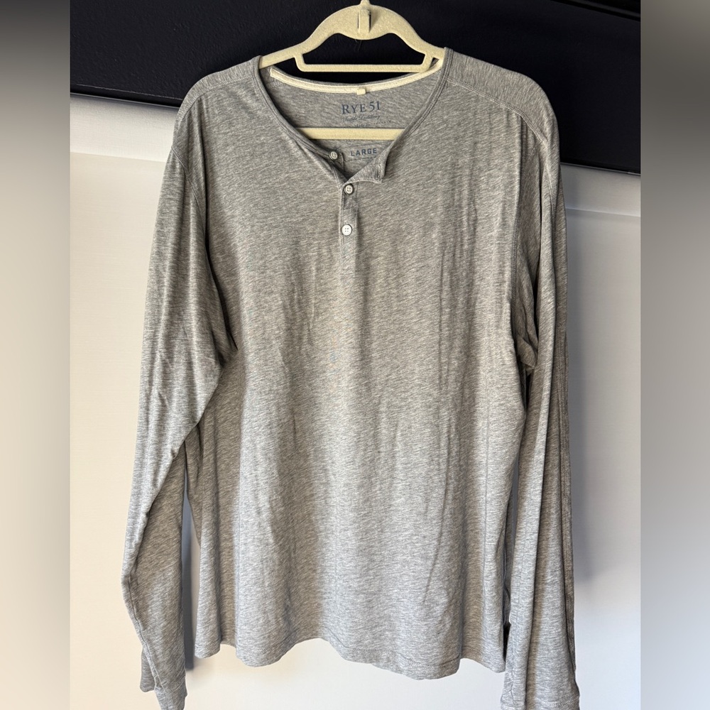 Rye 51 Long Sleeve Henley in Light Grey Heather, Size Large (L)